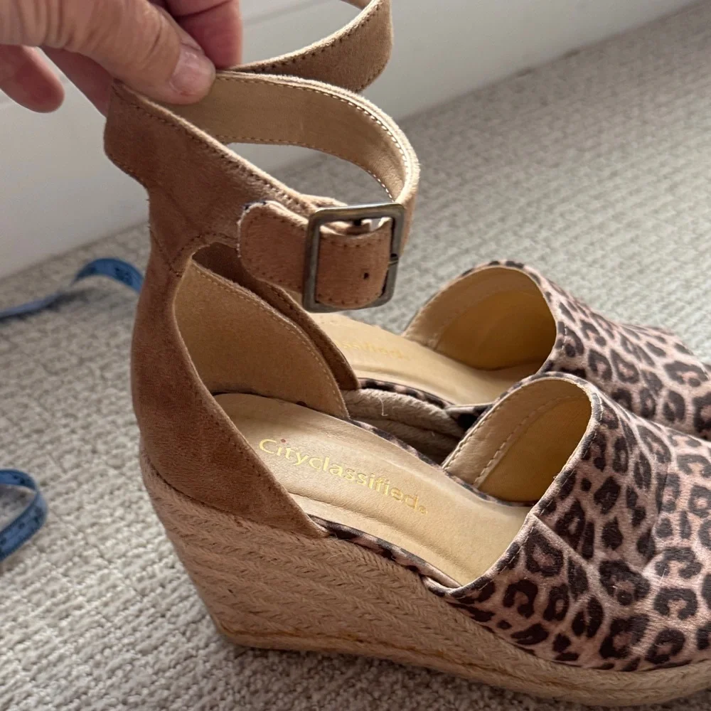 Cityclassified Leopard Print Wedge Sandals in Brown